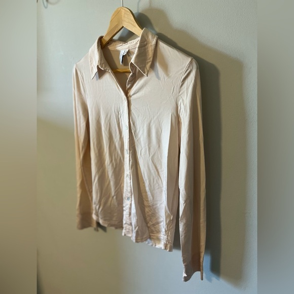 & Other Stories Cream Button Down Blouse Mother of Pearl Buttons Size 0/XS - Picture 2 of 9